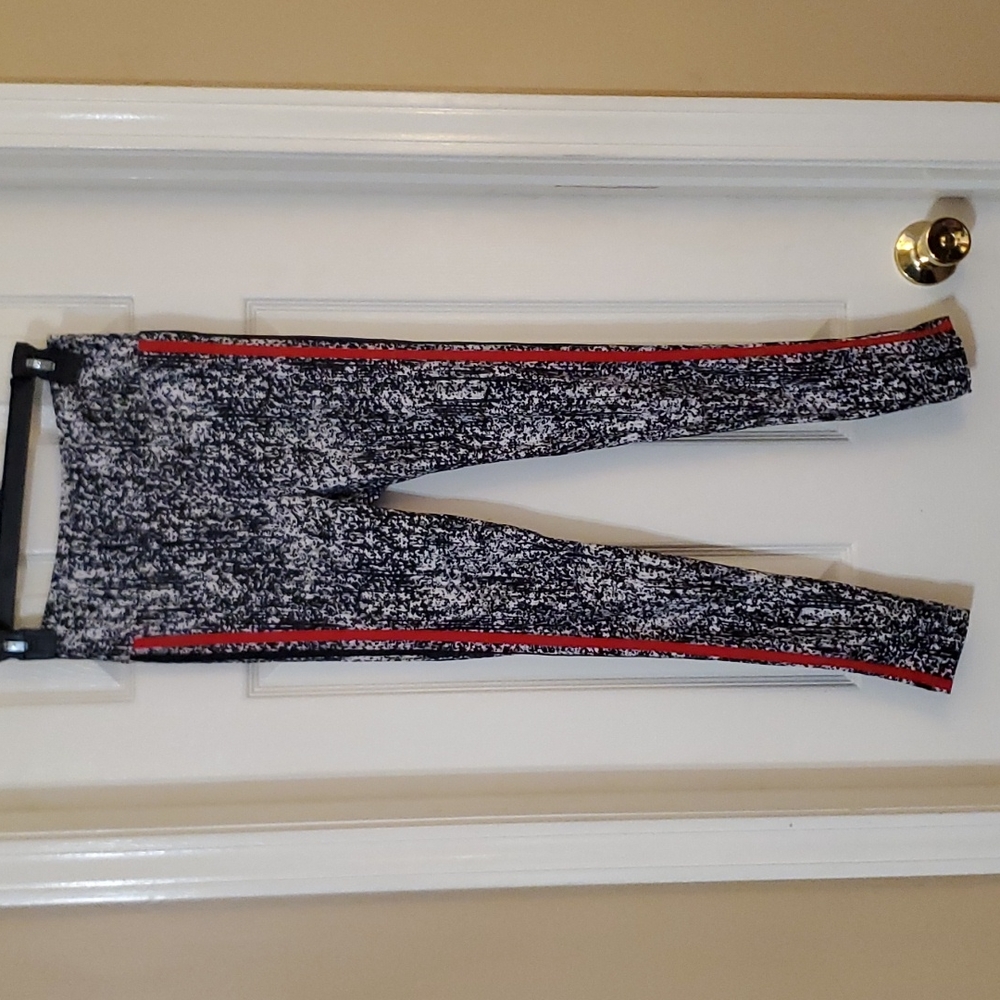 No Boundaries Black and Red Junior Leggings‎